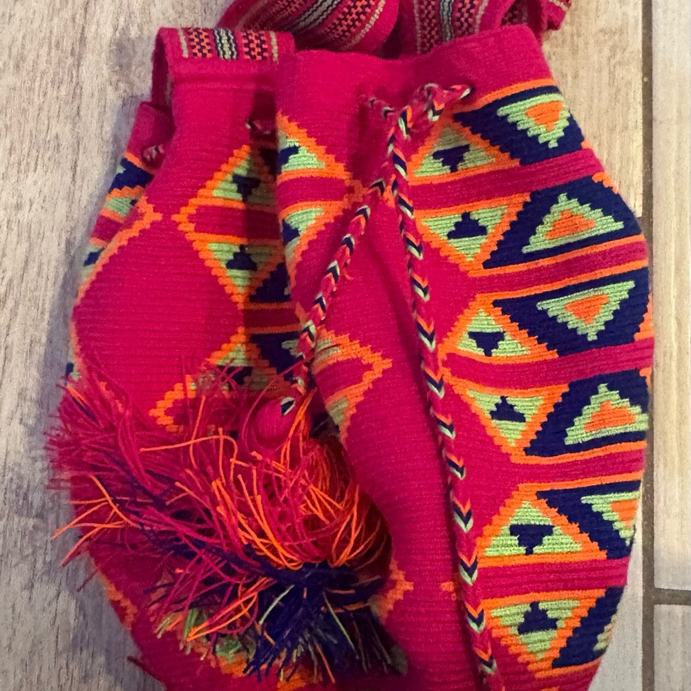 Wayuu Mochila Columbian Boho Festival Woven Crossbody Bucket Handbag multicolor